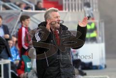 2.Liga - FC Ingolstadt 04 - Armenia Bielefeld 1:0 - Trainer Benno Möhlmann geht in die Luft