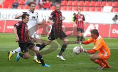 2.Liga - FC Ingolstadt 04 - FSV Frankfurt 0:1 - Andreas Buchner erfolglos vor dem Tor, Patric Klandt hält, Moritz Hartmann hinten mit dabei