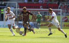 2.Liga - FC Ingolstadt 04 - FC Augsburg - 1:4 - Marko Futacs im Angriff, links Daniel Brinkmann und rechts Uwe Möhrle