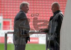 2.Liga - FC Ingolstadt 04 - Vorstellung des neuen Trainers Benno Möhlmann - hier mit Peter Jackwerth im Stadion