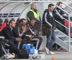 2.Liga - FC Ingolstadt 04 - FSV Frankfurt 0:1 - Anspannung auf der Trainerbank, Michael Wiesinger