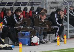 2.Liga - FC Ingolstadt 04 - Energie Cottbus - Entsetzen auf der Trainerbank