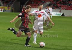 2.Liga - FC Ingolstadt 04 - Energie Cottbus - Fabian Gerber wird beim Abschluß gestört