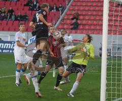 2.Liga - FC Ingolstadt 04 - SC Paderborn - 1:2 - Torchance für Moritz Hartmann, fliegt mit demm Ball in deas Tor und über Torwart Danial Masuch, doch der Ball liegt ausserhalb