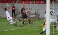 2.Liga - FC Ingolstadt 04 - Oberhausen 1:2 - Sebastian Zielinksy schießt auf das Tor