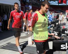 2.Liga - FC Ingolstadt 04 - FC Augsburg - 1:4 - Marko Futacs und Andreas Görlitz gehen zum Warmmachen