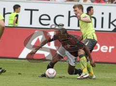 2.Liga - FC Ingolstadt 04 - FC Erzgebirge Aue - 0:0 - Caiuby wird gefoult