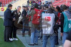 2.Liga - FC Ingolstadt 04 - SC Paderborn - 1:2 - Benno Möhlmann, großes Medieninteresse