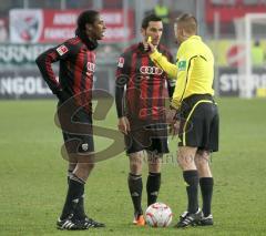 2.Liga - FC Ingolstadt 04 - Greuther Fürth 0:2 - Francisco da Silva Caiuby und Stefan Leitl werden vom Schiedsrichter ermahnt