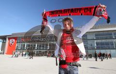 2.Liga - FC Ingolstadt 04 - Armenia Bielefeld 1:0 - Ingolstadt Fan vor dem Sportpark