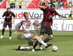 2.Liga - FC Ingolstadt 04 - FC Augsburg - 1:4 - Malte Metzelder wird von Uwe Möhrle gestoppt