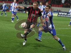 2.Liga - FC Ingolstadt 04 - Hertha BSC Berlin 1:1 - Moritz Hartmann gegen Christoph Janker