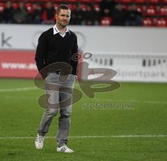 2.Liga - FC Ingolstadt 04 - Energie Cottbus 1:2 - Michael Wiesinger geht über den Platz zum letzten Mal