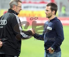 2.Liga - FC Ingolstadt 04 - Fortuna Düsseldorf 3:0 - Trainer Michael Wiesinger mit Physio