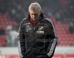 2.Liga - FC Ingolstadt 04 - Greuther Fürth 0:2 - Trainer Benno Möhlmann wieder geschlagen