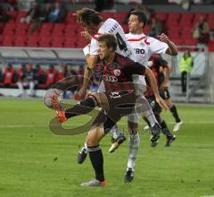 2.Liga - FC Ingolstadt 04 - Oberhausen 1:2 - Kampf um den Ball mit Marko Futacs