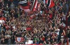 2.Liga - FC Ingolstadt 04 - Erzgebirge Aue 0:0 - Jubel Fans Fahnen