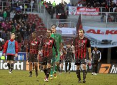 2.Liga - FC Augsburg - FC Ingolstadt 0:2 - Niederlage die Mannschaft geht vom Platz