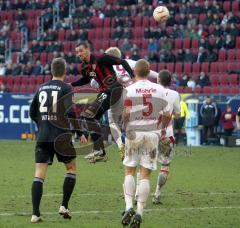 2.Liga - FC Augsburg - FC Ingolstadt 0:2 - Kopfball Malte Metzelder