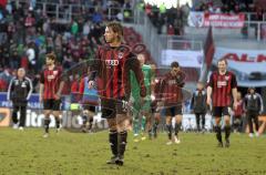 2.Liga - FC Augsburg - FC Ingolstadt 0:2 - Niederlage, Fabian Gerber geht vom Platz