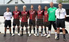 2.Liga - FC Ingolstadt 04 - Trainingsauftakt und Spielervorstellung - von Links Trainer Michael Wiesinger, Ronald Gercaliu, Sebastian Zielinsky, Sebastian Hofmann, Manuel Hartmann, Amaechi Igwe, Sascha Kirschstein, Trainer Uwe Wolf