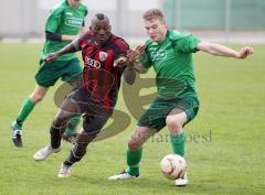 FC Ingolstadt 04 II - TSV Großbardorf - rechts Serge Yohoua im Zweikampf