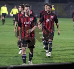 Bayernliga - FC Ingolstadt 04 II - TSV Rain/Lech - gehen vom Platz, vorne Karl-Heinz Lappe und rechts Patrick Mölzl