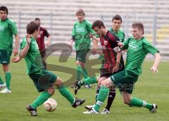 FC Ingolstadt 04 II - TSV Großbardorf - Mitte Benjamin Kauffmann in Bedrängnis