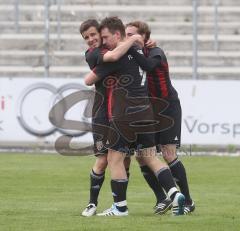 FC Ingolstadt 04 II - TSV Großbardorf - Tor durch Karl-Heinz Lappe - Jubel mit Benjamin Kauffmann und Stanislav Herzel