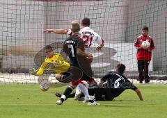 Bayernliga - FC Ingolstadt 04 II - TSV Aindling - Christopher Sommerer pariert den Schuß von Christian Doll