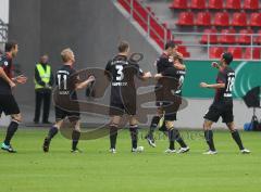 DFB Pokal - FC Ingolstadt 04 - Karlsruher SC - 2:0 - Stefan Leitl umarmt Moritz Hartmann Tor zum 1:0