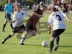 Freundschaftsspiel - FC Ingolstadt 04 - Nationalmannschaft Bundeswehr Tobias Fink, links Marco Schäfer und rechts Andreas Korte