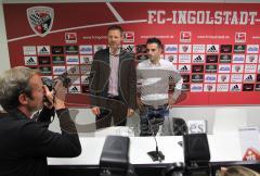 FC Ingolstadt 04 - Neuer Trainer - Peter Jackwerth stellt Trainer Tomas Oral und Sportdirektor Thomas Linke im Audi Sportpark vor