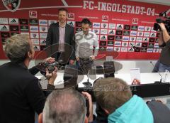 FC Ingolstadt 04 - Neuer Trainer - Peter Jackwerth stellt Trainer Tomas Oral und Sportdirektor Thomas Linke im Audi Sportpark vor