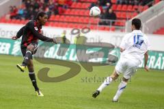 2.BL - FC Ingolstadt 04 - Karlsruher SC 2:1 - Caiuby zieht ab und trifft Giuseppe Aquaro der danach liegen bleibt