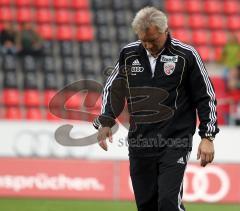 2.Liga - FC Ingolstadt 04 - Erzgebirge Aue - 0:0 - Trainer Benno Möhlmann geht geknickt vom Feld