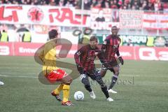 2.BL - FC Ingolstadt 04 - Fortuna Düsseldorf 1:1 - Florian Heller und hinten Joes-Alex Ikeng