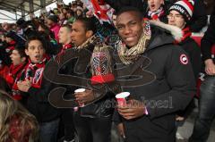 2.BL - FC Ingolstadt 04 - Alemannia Aachen 3:3 - Caiuby und Jose-Alex Ikeng im Fanblock