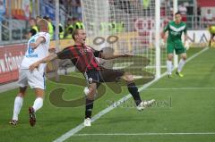 2.Liga - FC Ingolstadt 04 - FC Hansa Rostock 3:1 - Moritz Hartmann wird gefoult Elfmeter