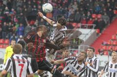 2.BL - FC Ingolstadt 04 - FC St. Pauli 1:0 - Kopfball Duell Malte Metzelder