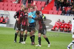 2.BL - FC Ingolstadt 04 - Alemannia Aachen 3:3 - Schiedsrichter Christian Fischer gibt das Tor nicht, Adam Nemec, Moise Bambara, Florian Heller meckern