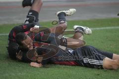 2.BL - FC Ingolstadt 04 - FC St. Pauli 1:0  - Ahmed Akaichi strmt zum Tor und erzielt den Siegtreffer. Jubel Tor Marvin Matip