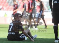 2.Liga - FC Ingolstadt 04 - VfL Bochum 3:5 - Enttäuschung, Christoph Knasmüllner sietzt am Boden
