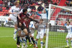 2.BL - FC Ingolstadt 04 - Karlsruher SC 2:1 - Eckball, Marino Biliskov köpft knapp vorbei