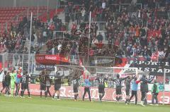 2.BL - FC Ingolstadt 04 - FC St. Pauli 1:0 - Sieg Jubel Fans Fahnen