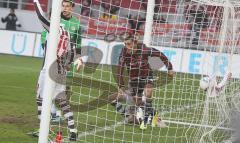 2.BL - FC Ingolstadt 04 - FC St. Pauli 1:0  - Ahmed Akaichi strmt zum Tor und erzielt den Siegtreffer. Jubel Tor