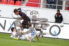 2.BL - FC Ingolstadt 04 - Karlsruher SC 2:1 - Manuel Schäffler wird von den Beinen geholt