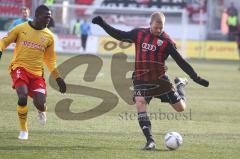 2.BL - FC Ingolstadt 04 - Fortuna Düsseldorf 1:1 - Lukimya-Mulongoti und rechts Adam Nemec