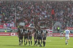 2.BL - FC Ingolstadt 04 - SC Paderborn - Ahmed Akaichi trifft zum 4:0 Tor Jubel, Fans Fahnen