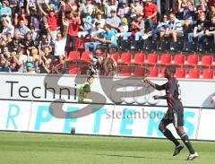 2.Liga - FC Ingolstadt 04 - VfL Bochum 3:5 - Edson Buddle zielt aufs Tor 2:0 Tor. Lupft den Ball über Luthe. Tor Jubel